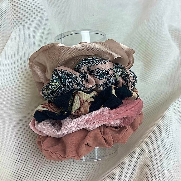 Francesca's Collections Accessories - Scrunchies Pink Bundle